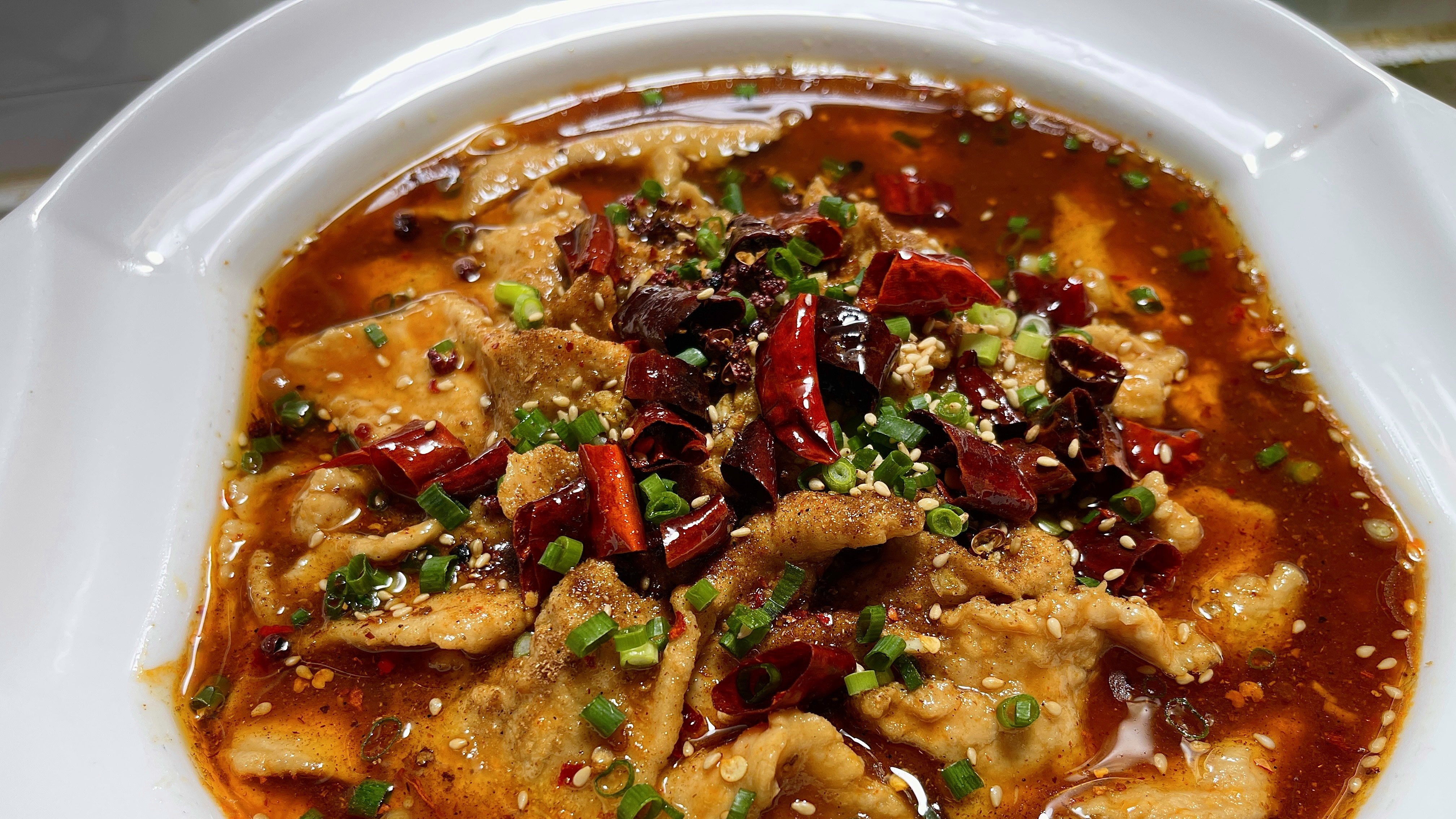 厨师长教你年夜饭水煮肉片的做法,步骤详细,麻辣鲜香,下酒下饭