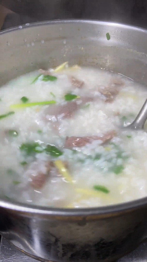 生滚牛肉粥,鲜嫩爽滑,简单又美味