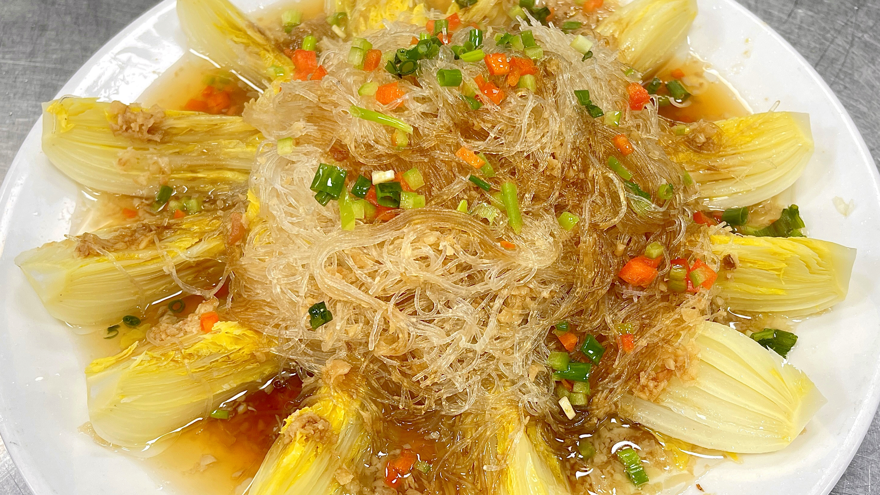 蒜蓉粉丝蒸娃娃菜怎么做才好吃呢？大厨教你方法，蒜香浓郁又美味