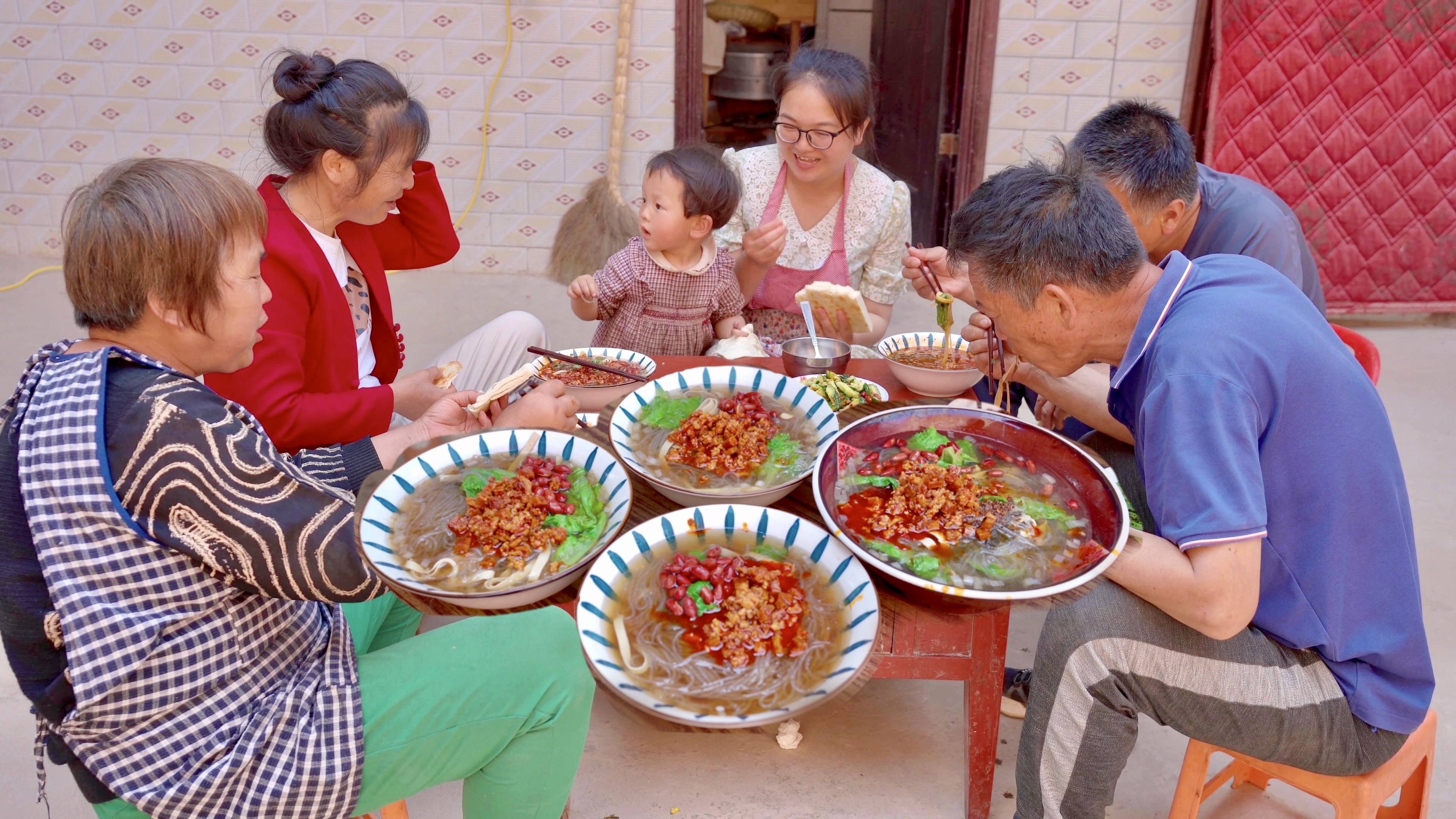在家做顿酸辣粉,酸辣美味,好看又好吃!