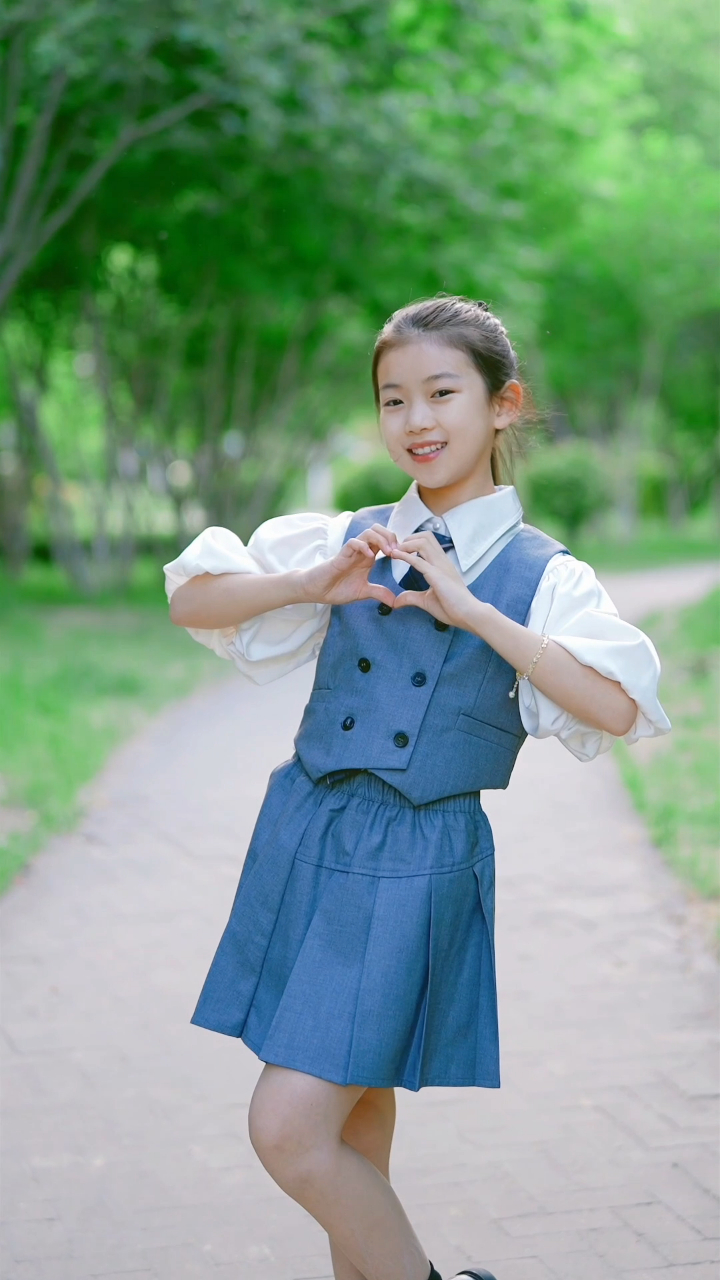 10岁刘苏萱演绎热曲《麦浪》太甜了!-度小视