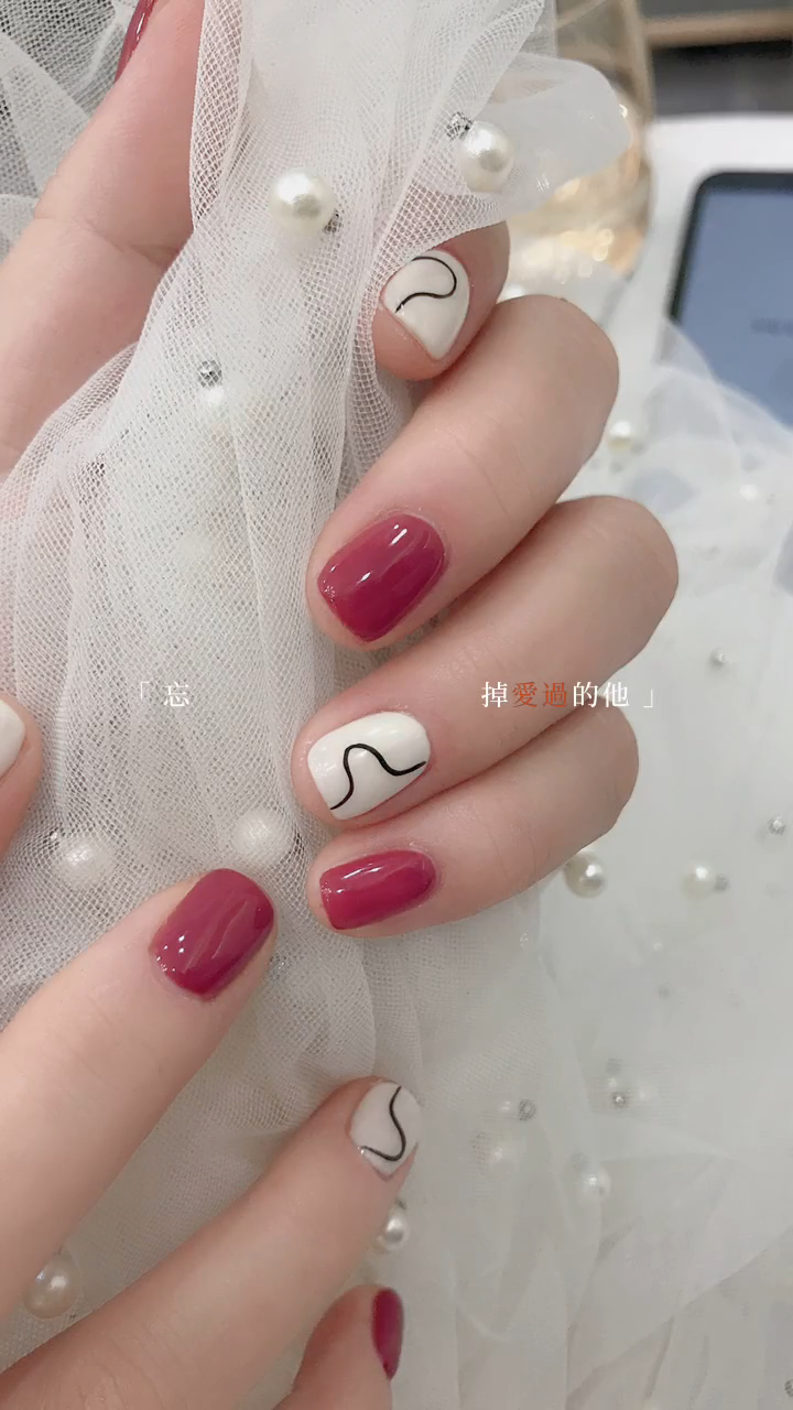纤纤玉指 显白美甲 白玉亮色 朱红美甲-度小视