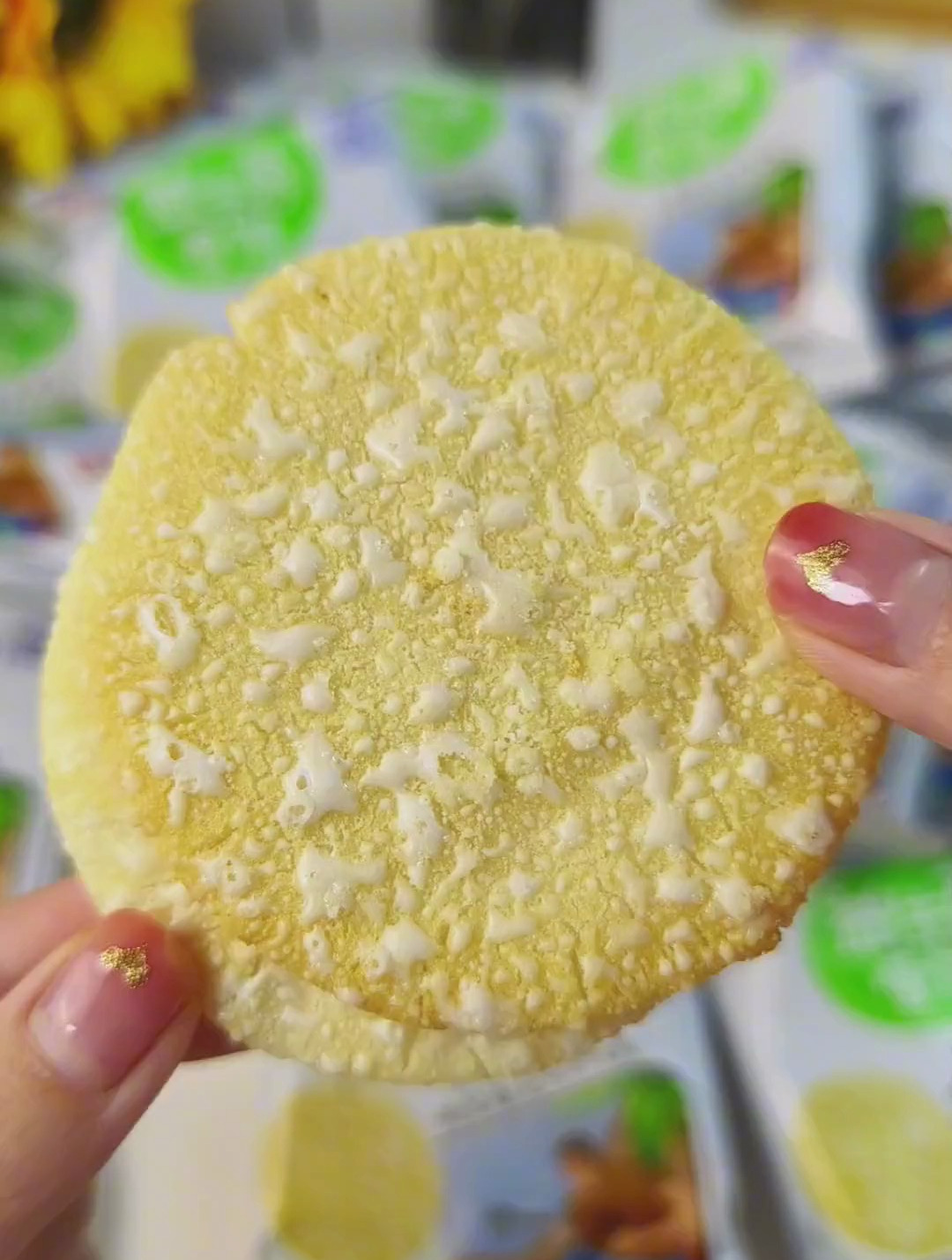 这个益生菌雪饼酥酥脆脆,咸甜咸甜的,真是太好吃了