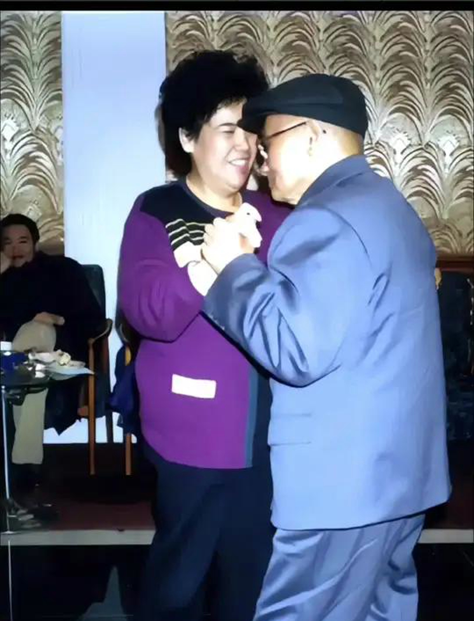 80年代,岸青与邵华共舞的幸福瞬间