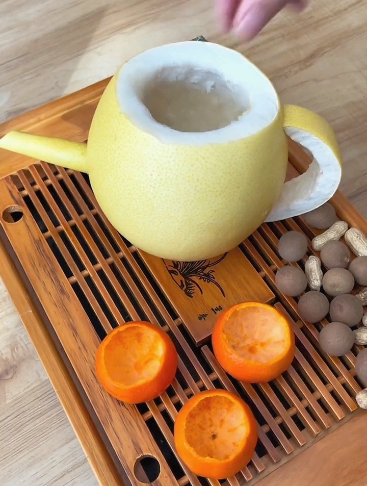 网友用柚子自制茶壶来泡正宗柚子茶-度小视