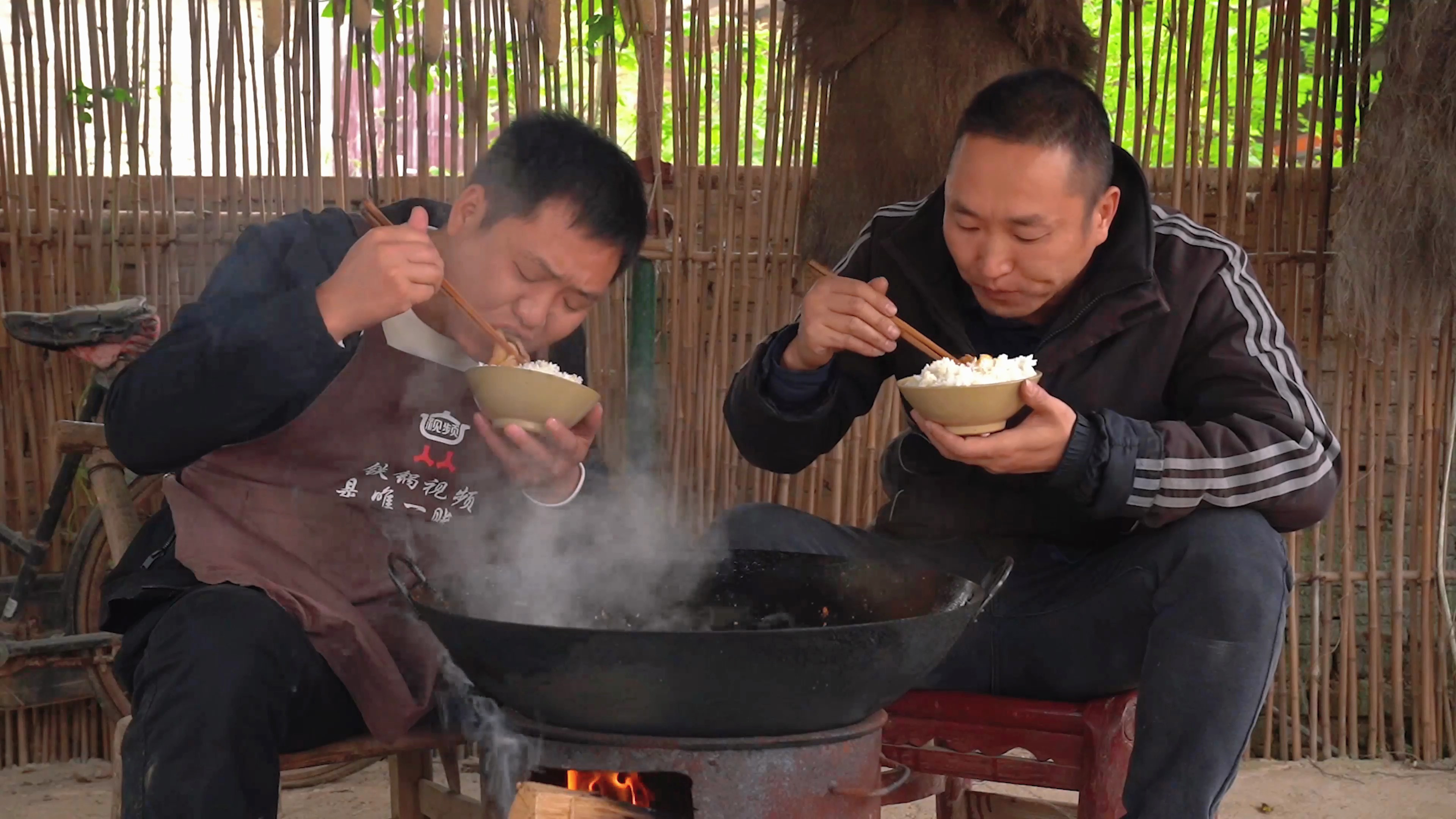 天冷就得吃上一锅热气腾腾的“猪肉炖萝卜”,开胃又暖心!