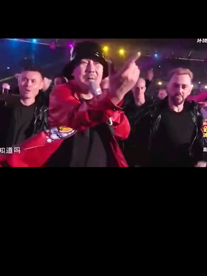 这应该是史上最尬的《野狼disco》,连大爷腾格尔都拯救不了杨幂-度小