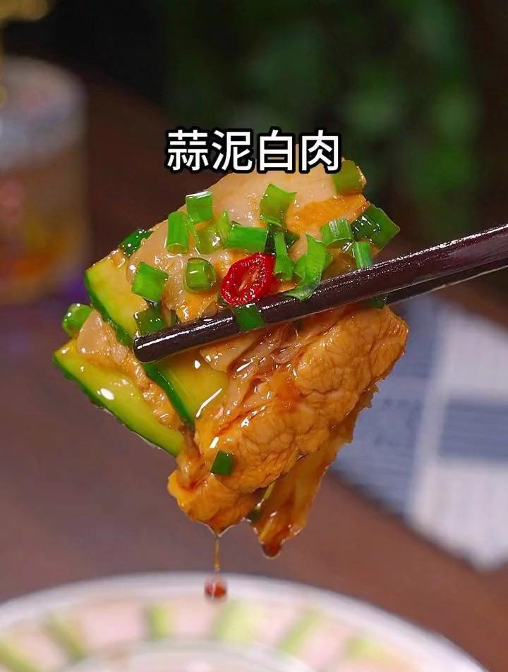 你不会想到焖米饭的时候放一块五花肉,出锅竟然是如此的神仙美味