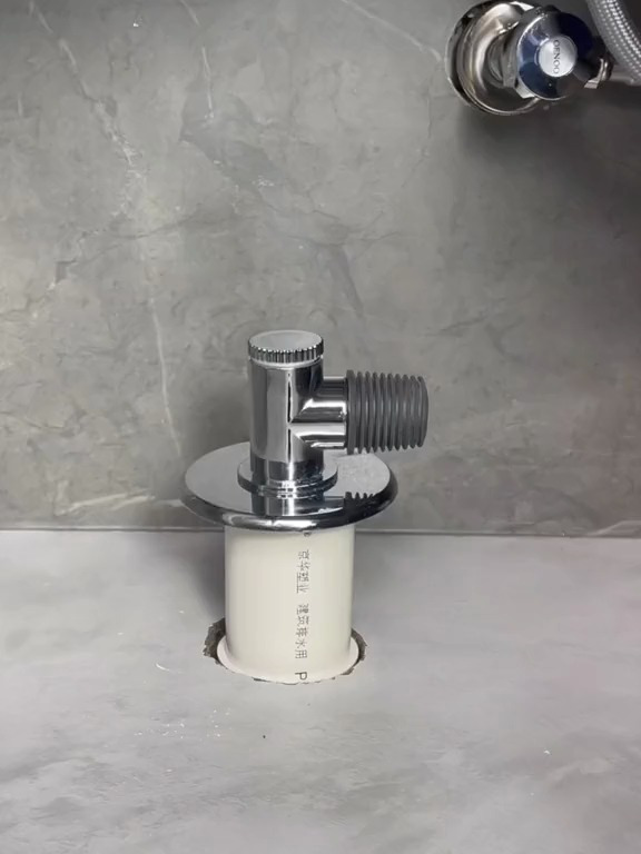 洗衣机下水三通,家里只留一根排水管的可以装一个三通接头