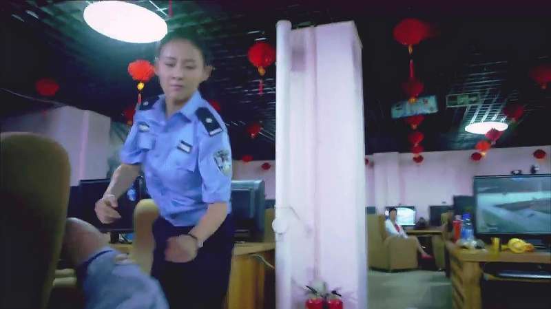 女警花到网吧拯救堕落公子哥，强势出击，立马奏效,影视,伦理片,好看视频