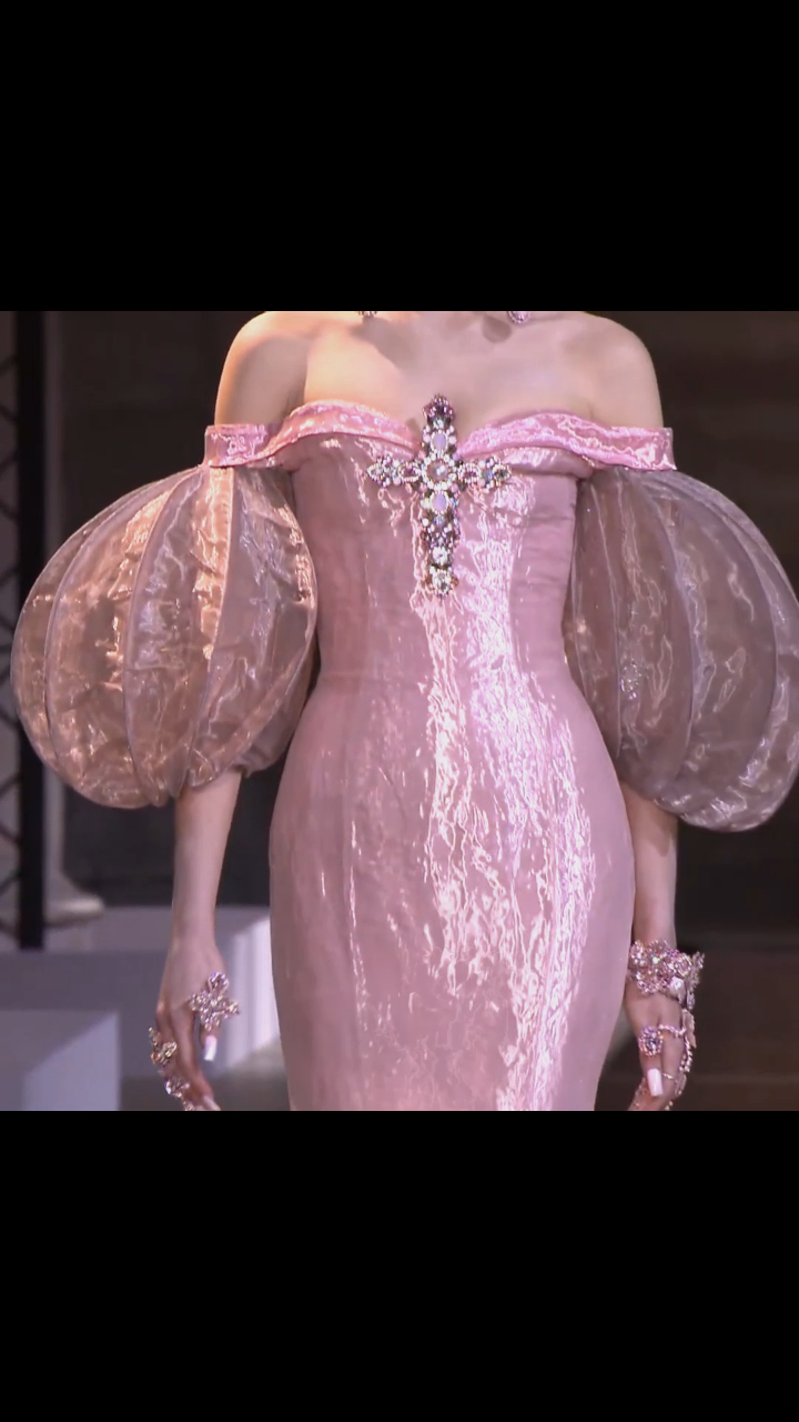 明星穿过的国产高定礼服每一件都让人小鹿乱撞