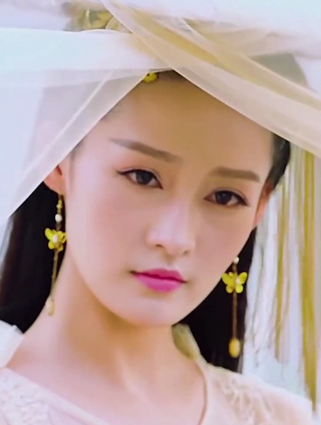 李沁,古装打扮好似仙女