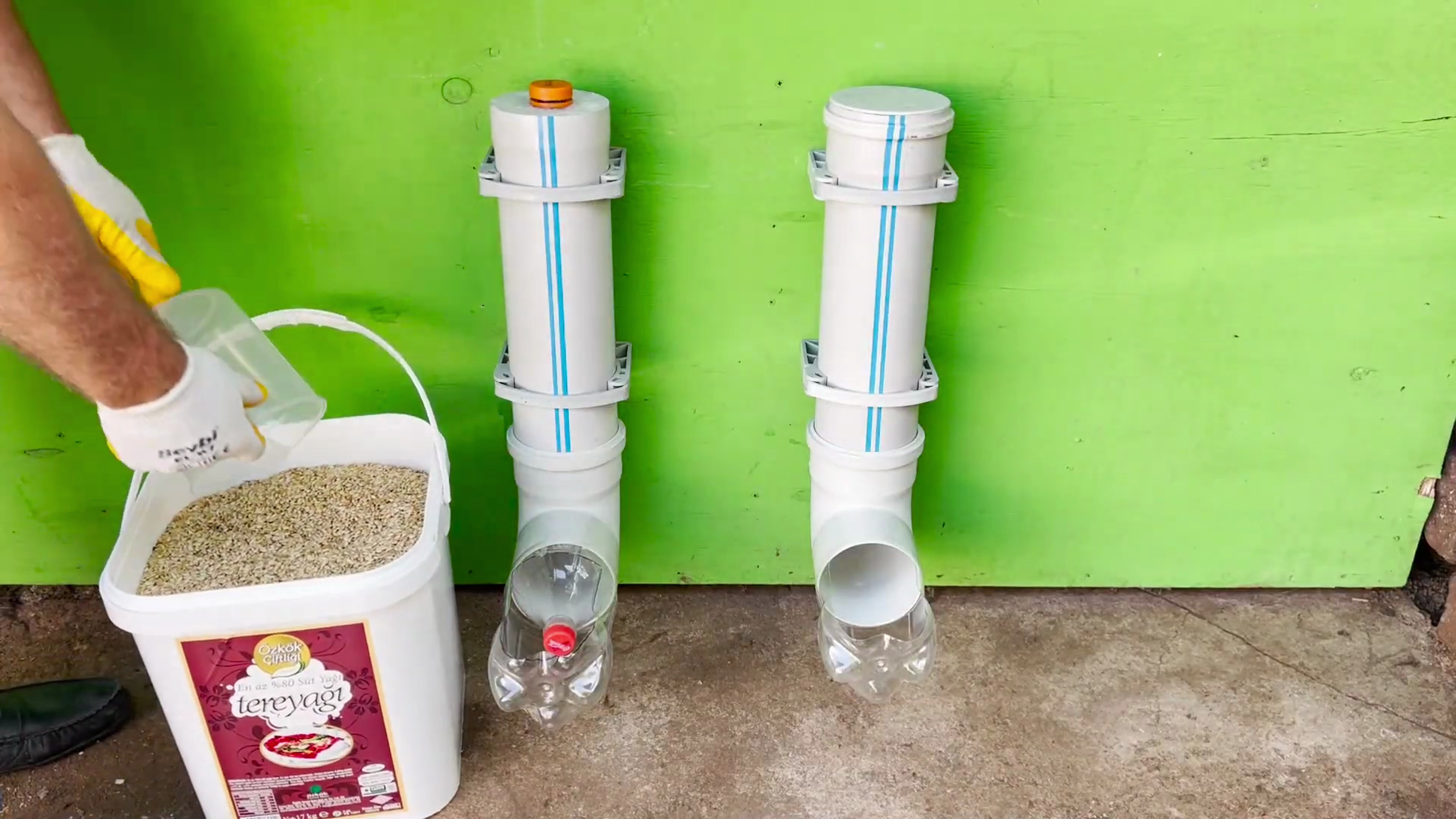 养鸡老板必看!制作自动喂食器,让养鸡更省心更省力!