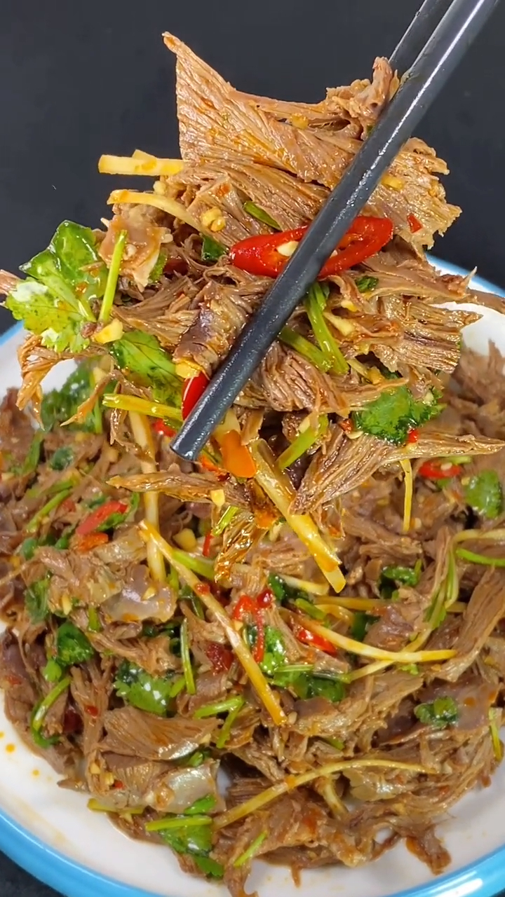 你们一定没吃过这道凉拌手撕猪心.美食 美食制作 美食教程-度小视