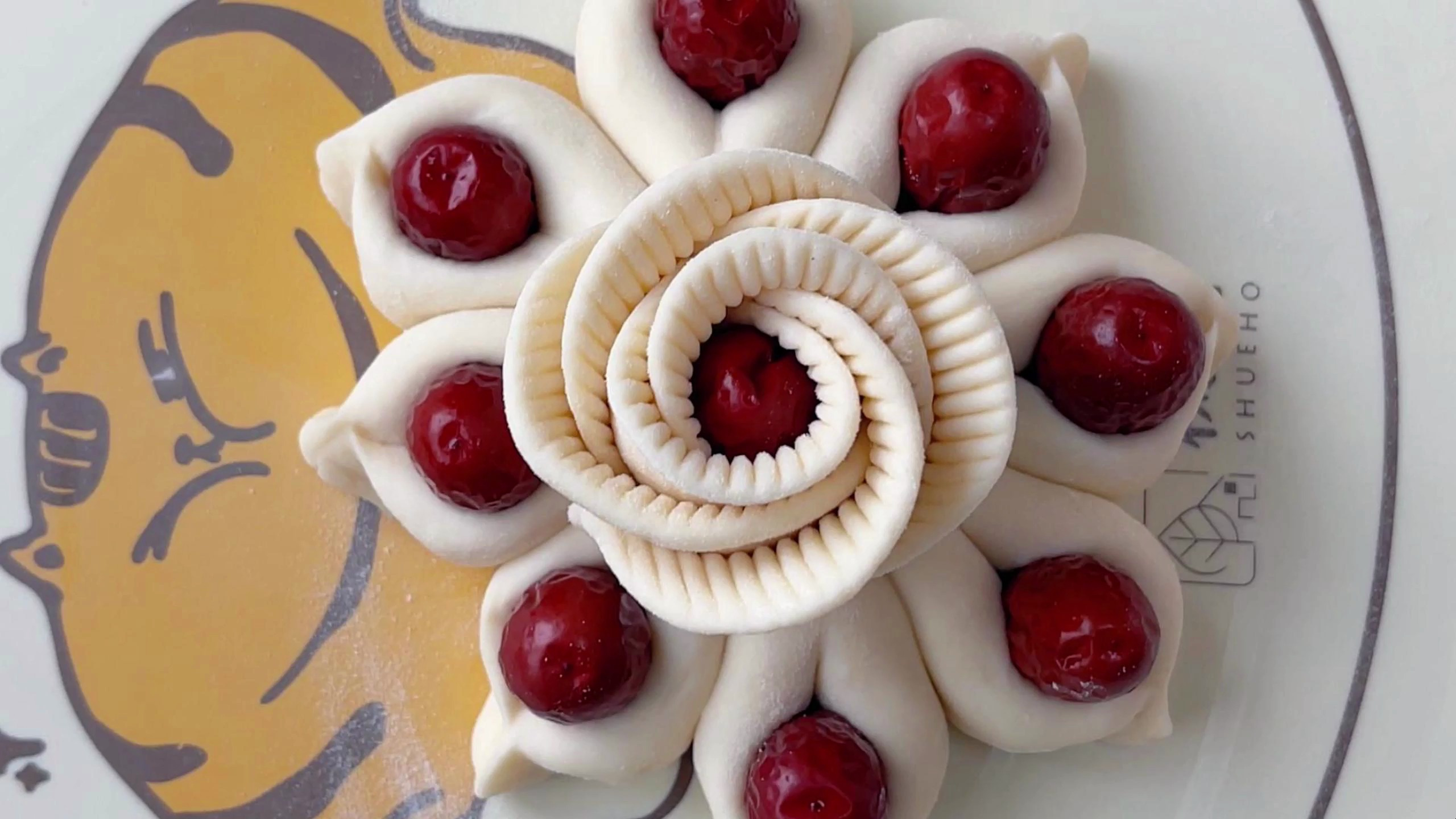 马上快过年了，今天分享2款枣花馍，做法简单，好吃还好看