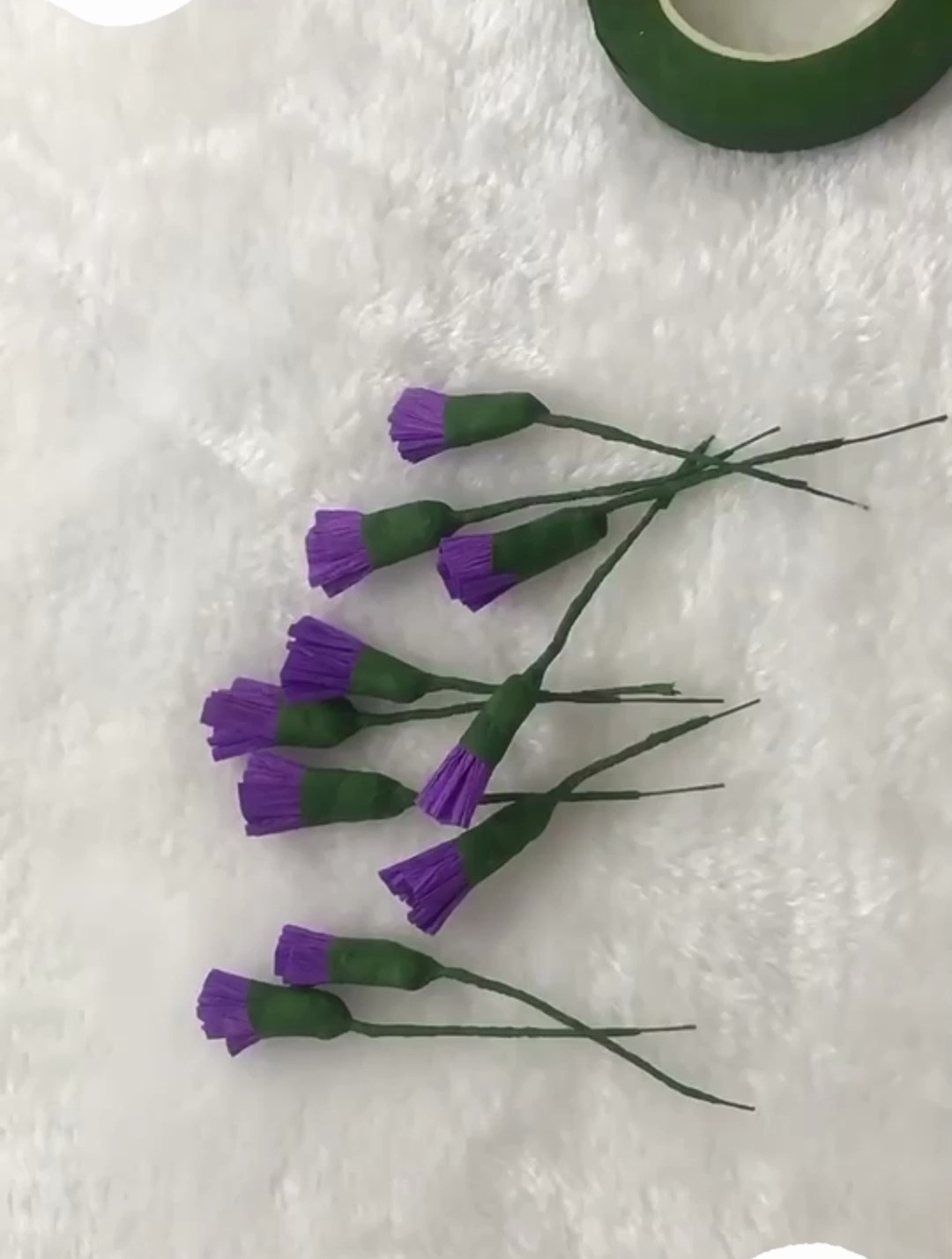 皱纹纸勿忘我花的组合