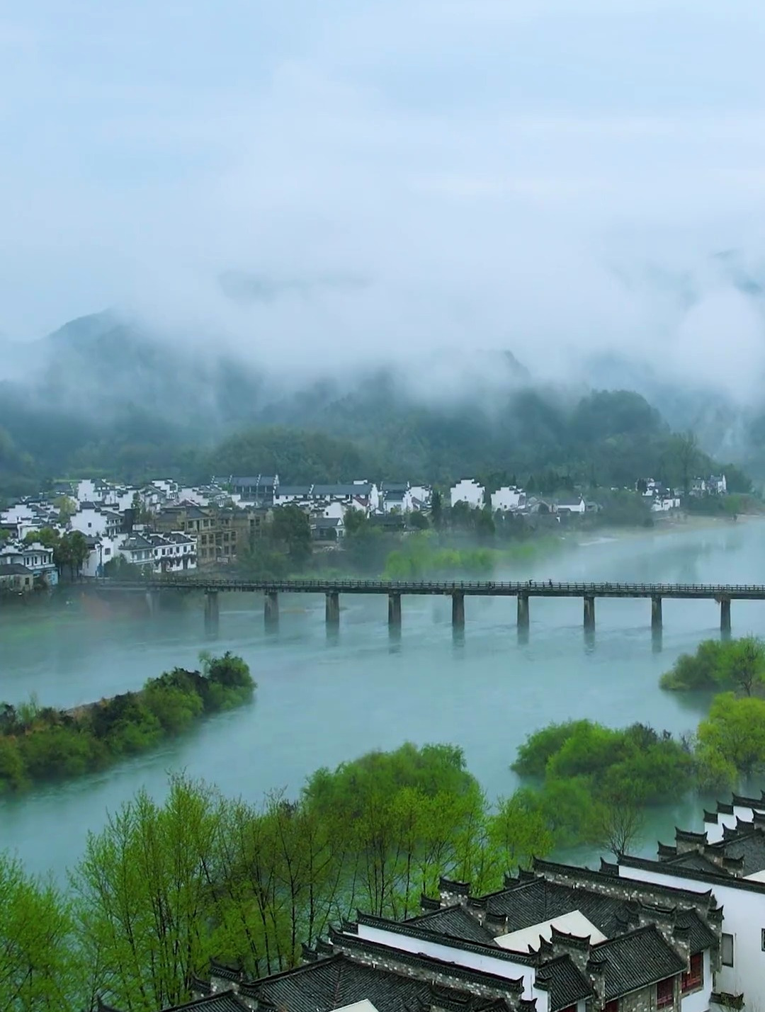 你知道汪伦送别李白的「桃花潭」有多美吗?