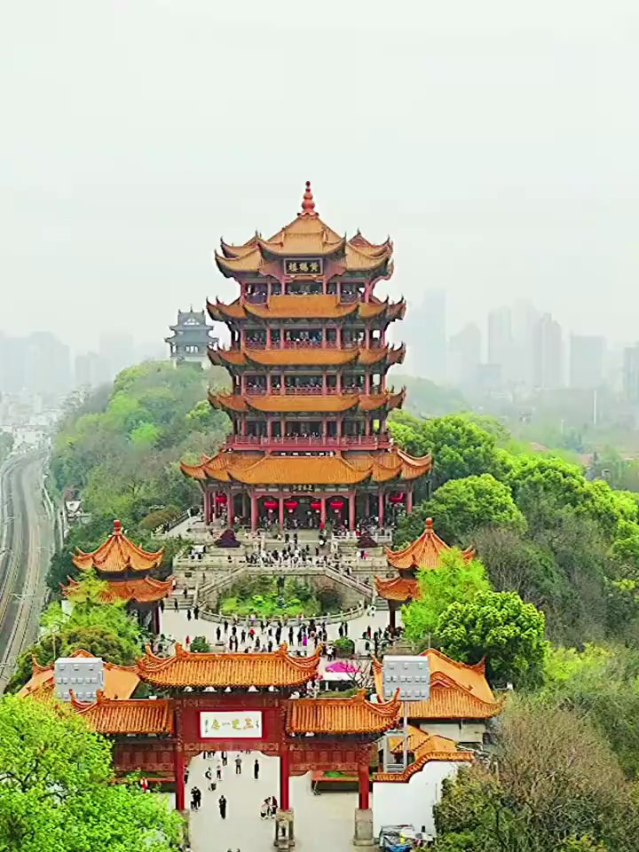 蛇山之巅,黄湖之上,这里是中国三大名楼之首,天下绝景 黄鹤楼