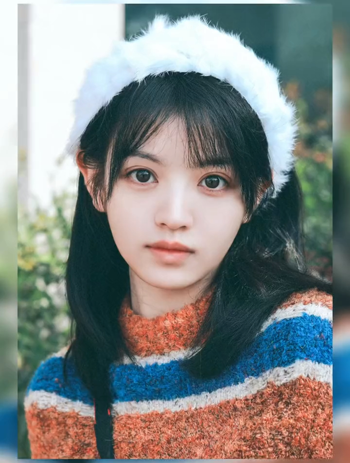 上戏校花田曦薇,双眸灵动酒窝甜美,亲切感十足的97年重庆姑娘-度小视