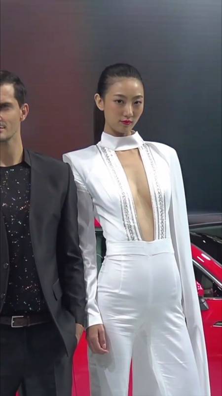 奥迪御用模特张英茜,百看不厌的模特!-度小视