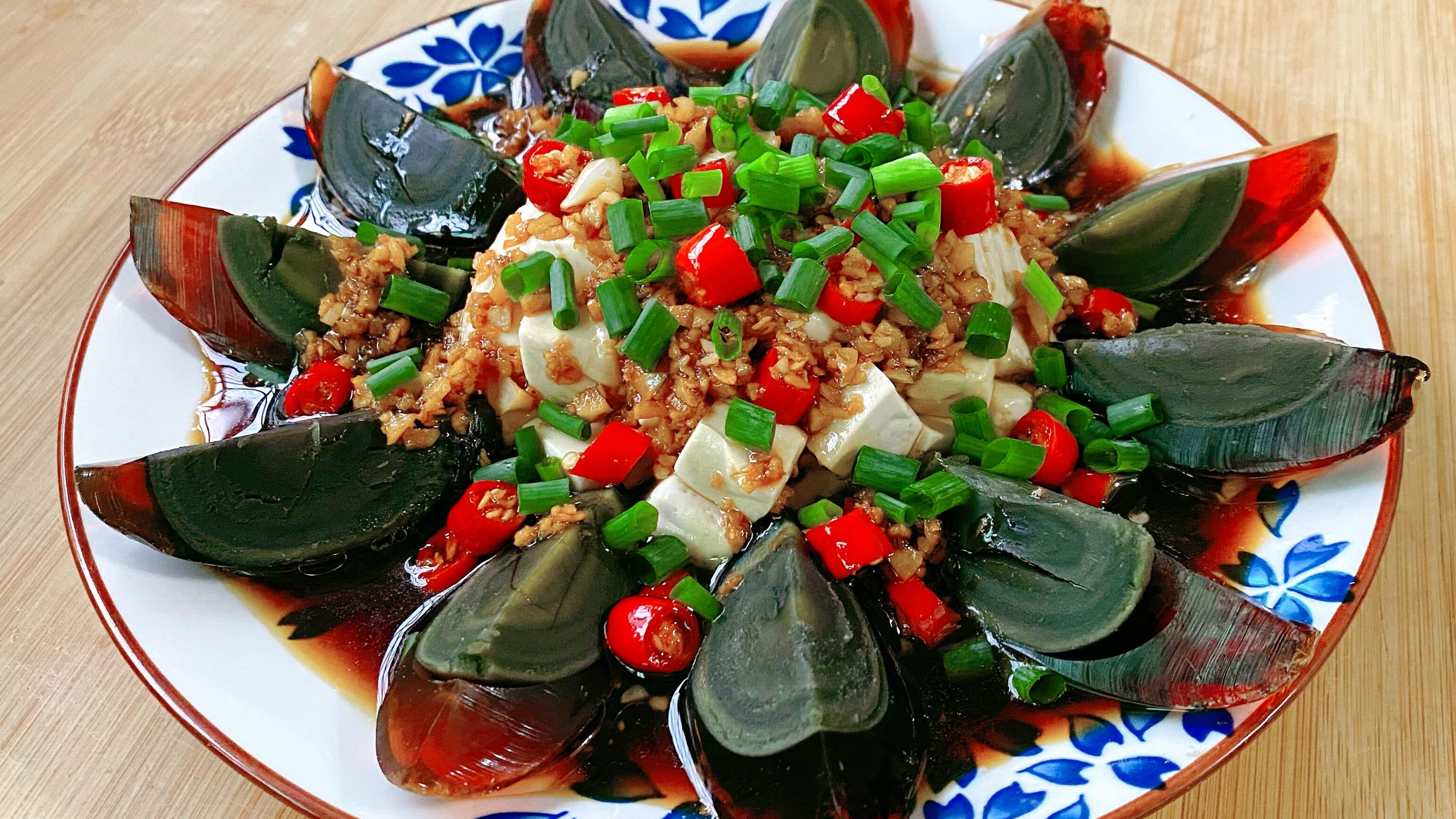 皮蛋豆腐,好吃在于料汁怎么调,大厨教你这样做,味道跟饭店一样