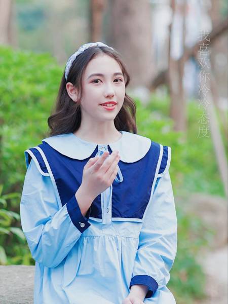 中美混血女孩宋梓欣演唱海绵宝宝好可爱啊