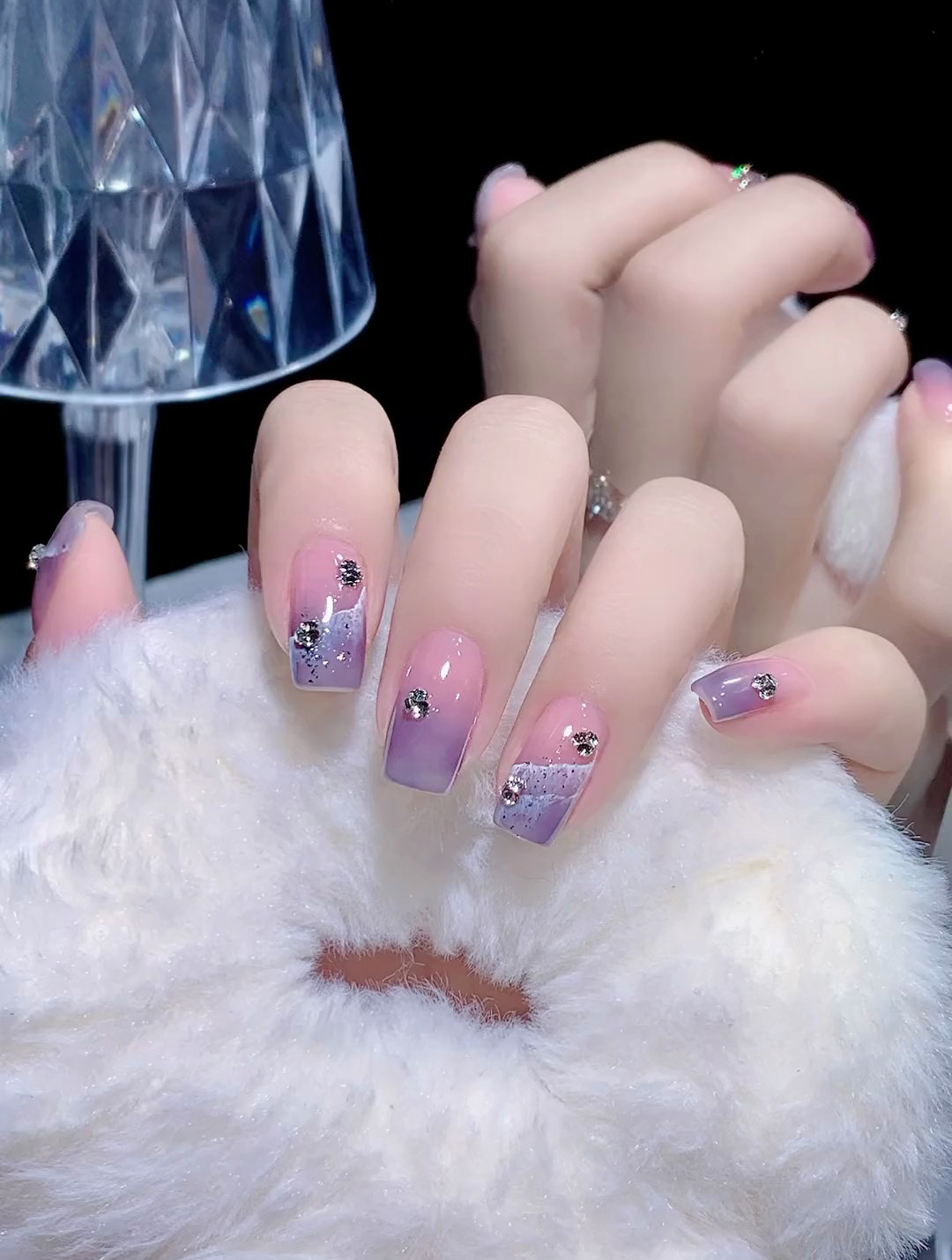 高级显白渐变山丘纹美甲教程来啦-度小视