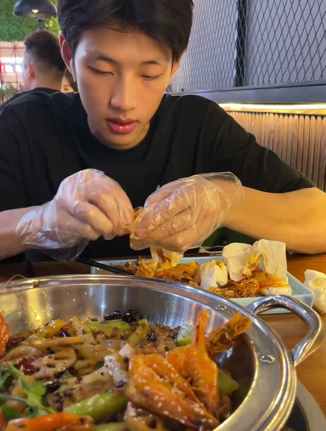 男友剥虾爱就是一起吃好多好多顿饭