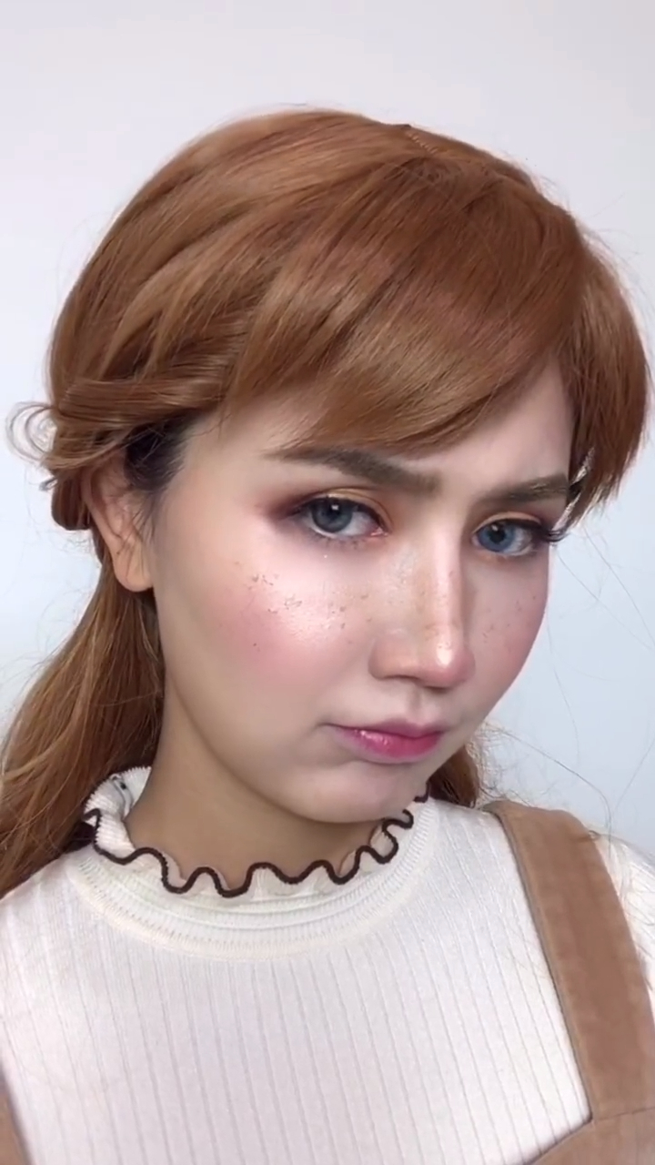 冰雪奇缘安娜公主仿妆 冰雪女王妆