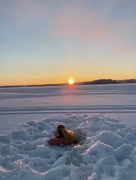 美女冬泳:俄罗斯小姐姐是真"抗冻",冬泳才是她们的最爱-度小视