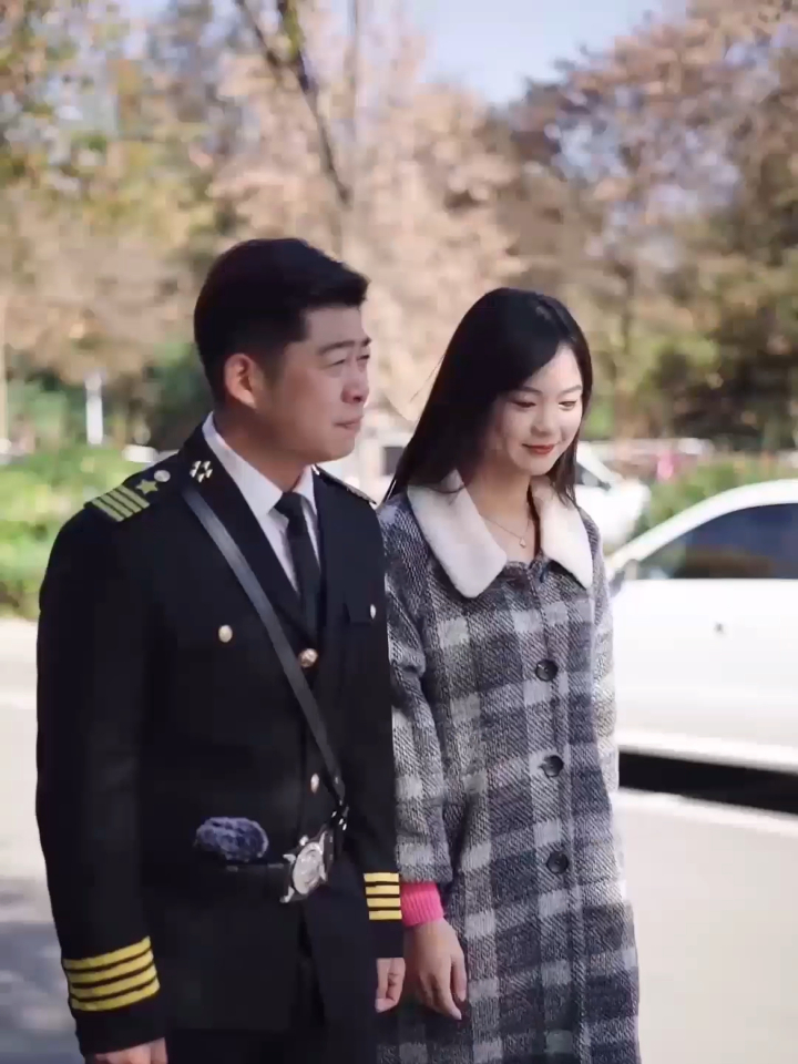 女总裁的贴身小保安:小保安爱上美女总裁,两人身份悬殊…… 72