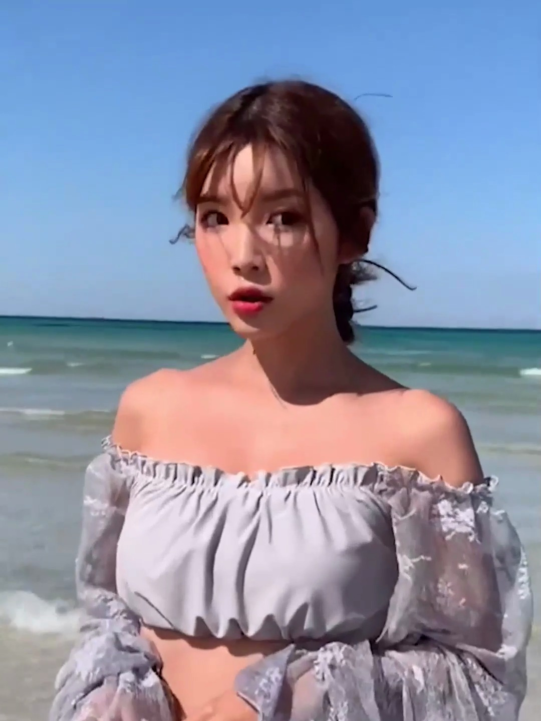 海边比基尼小姐姐,看到她的这身打扮,鬼知道我看了多少遍!