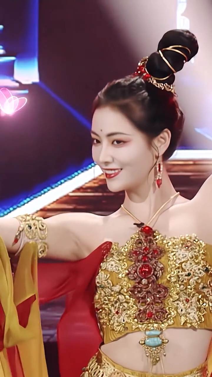 最后那段古装版蝎子摆尾真的绝了这谁顶得住啊许佳琪