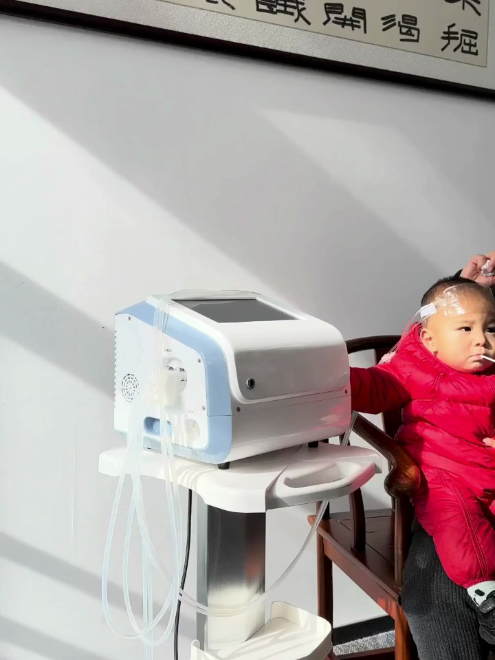 儿童物理降温仪颅脑降温演示