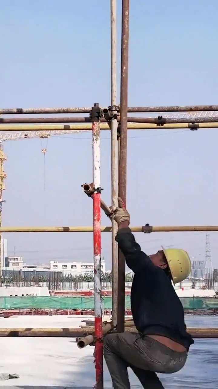 工地监工拍到的一幕要是能给我800块钱一天我也能干好