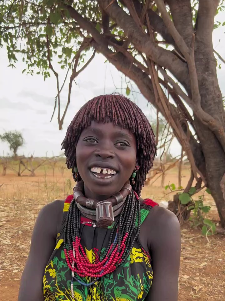 非洲原始部落,龅牙妹动听的歌声