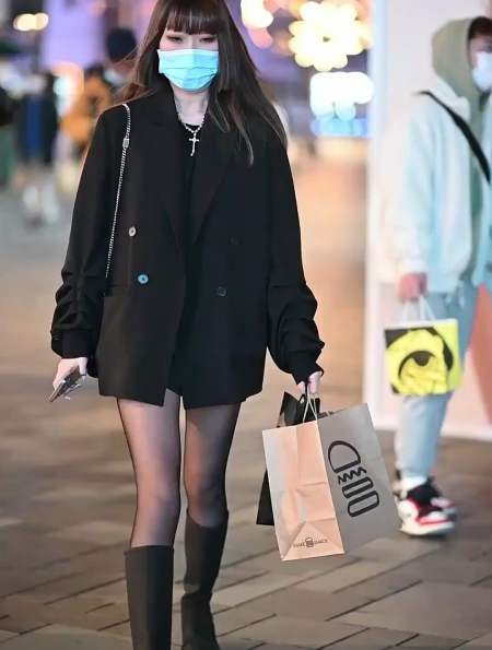 北京街拍,初冬装扮,长靴西装穿搭-度小视