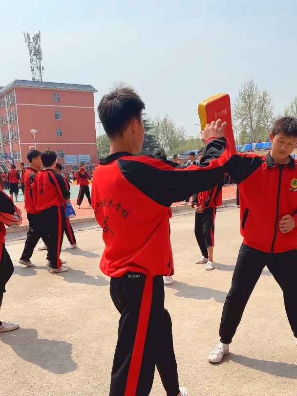 嵩山少林武术学校火热报名中