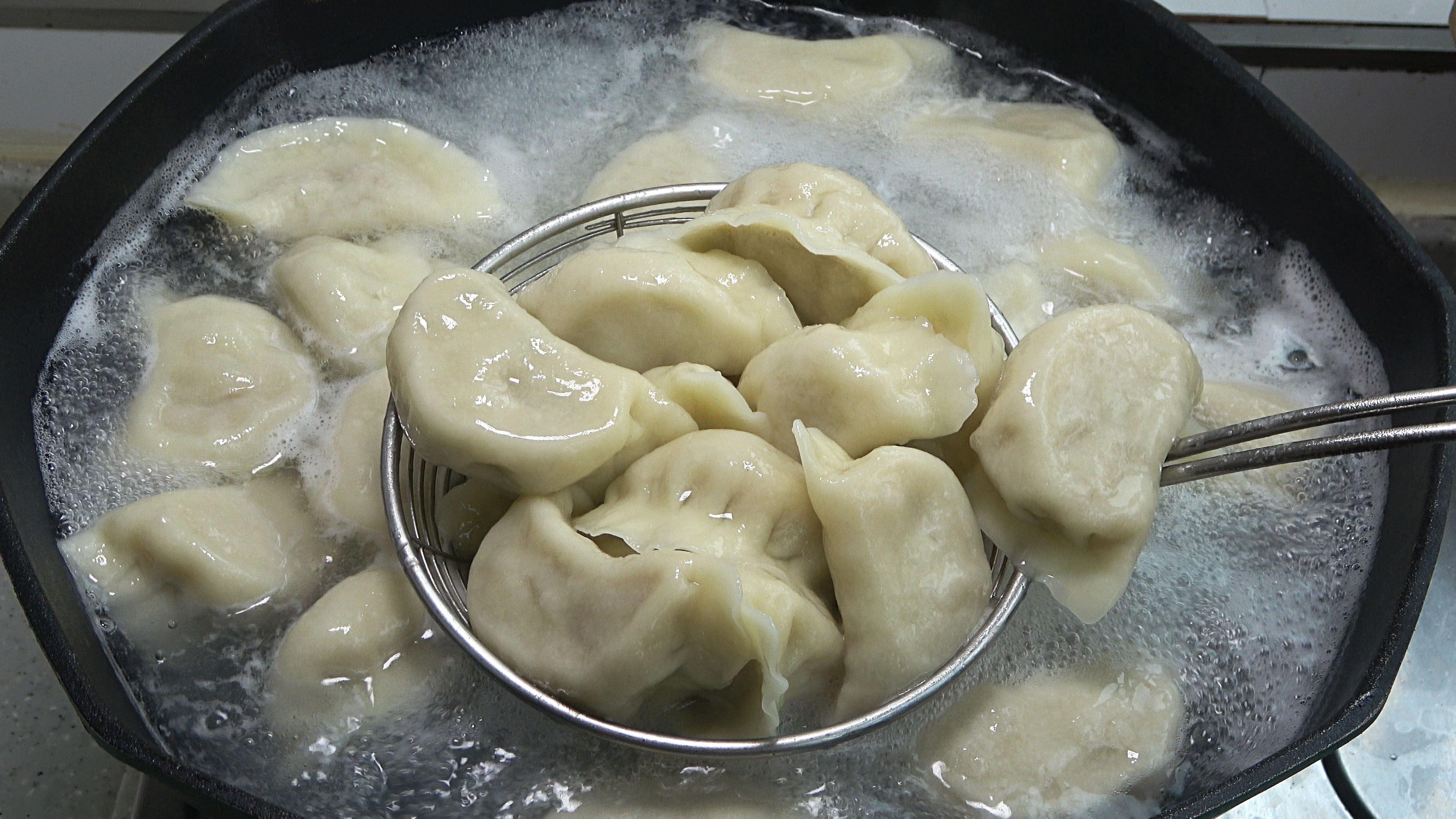 今天用莲藕包饺子,实在太好吃了,教你调馅方法,一口一个太香了