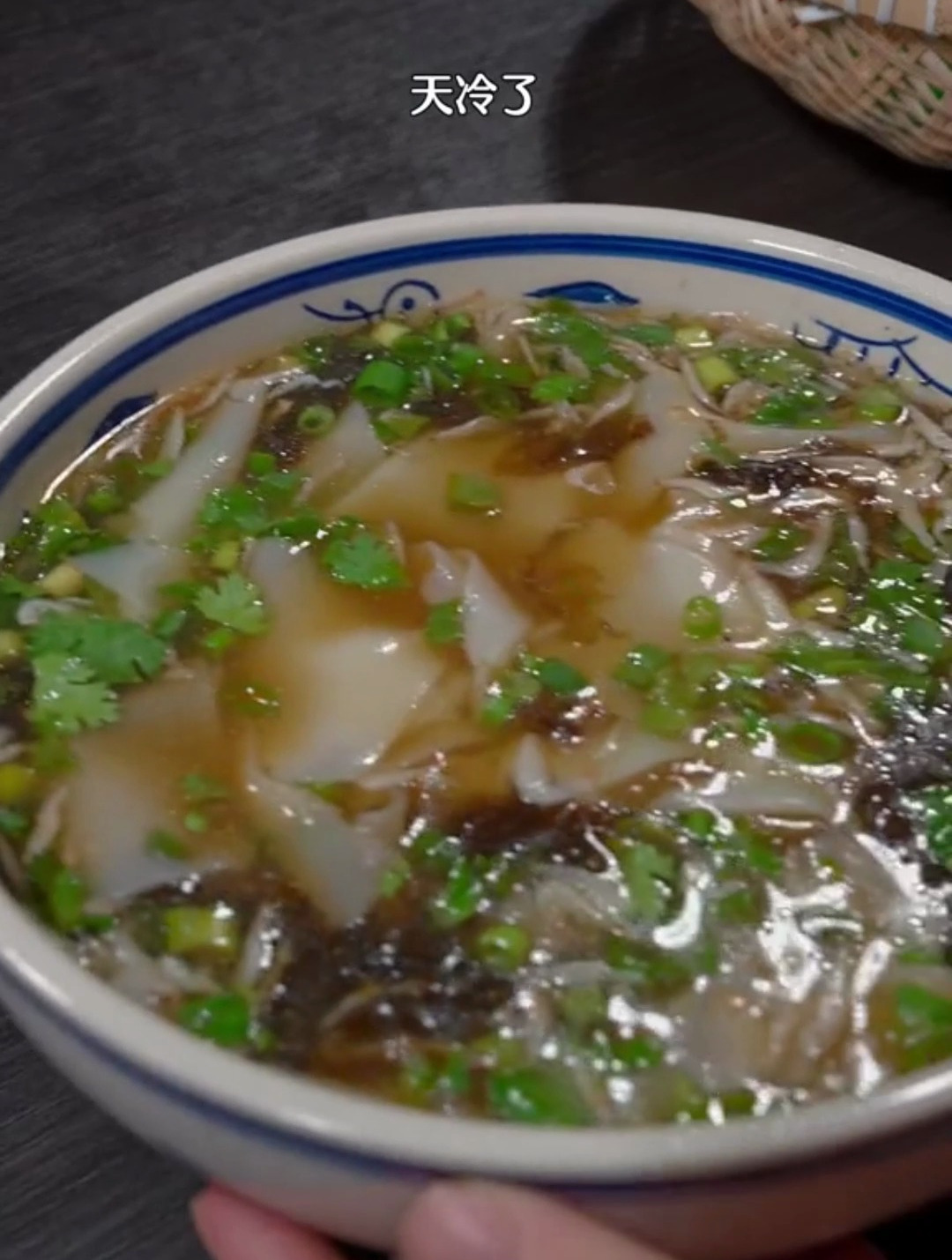 酸汤面片这样做,天冷了来上一碗,浑身暖和 好吃爽口,又简单