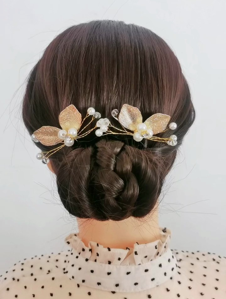 春秋季必做的一款气质优雅的低盘发型总有一款适合你