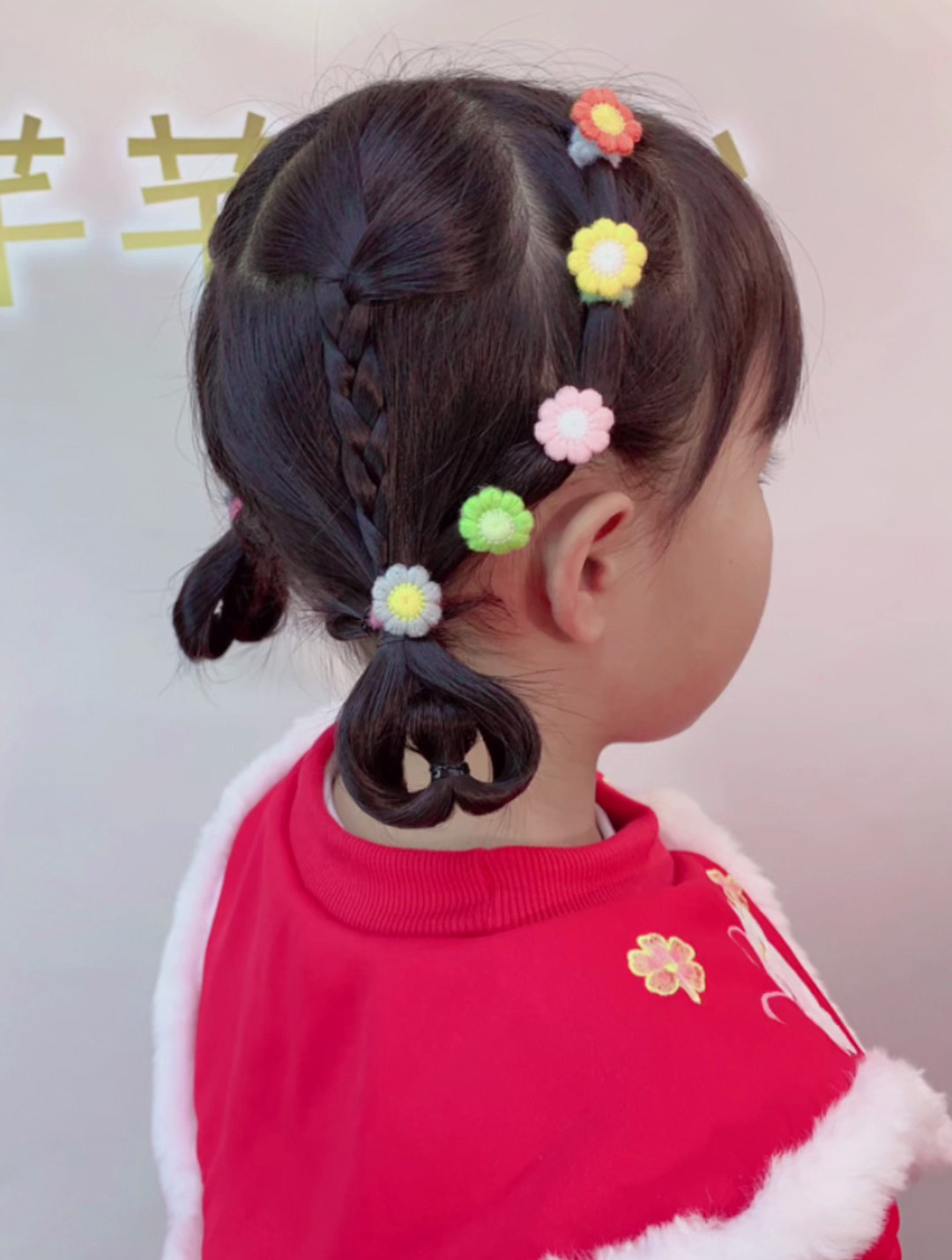 果然生女儿就是用来打扮的随手扎个简单发型也太好看了吧