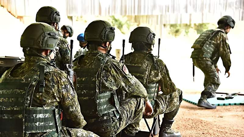 台湾军演首日2名士兵坠楼，具体情况还待调查,时事,台海时事,好看视频