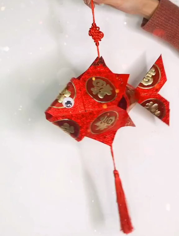 10个利是封做1个金鱼灯笼,元宵节灯笼 就做ta-度小视