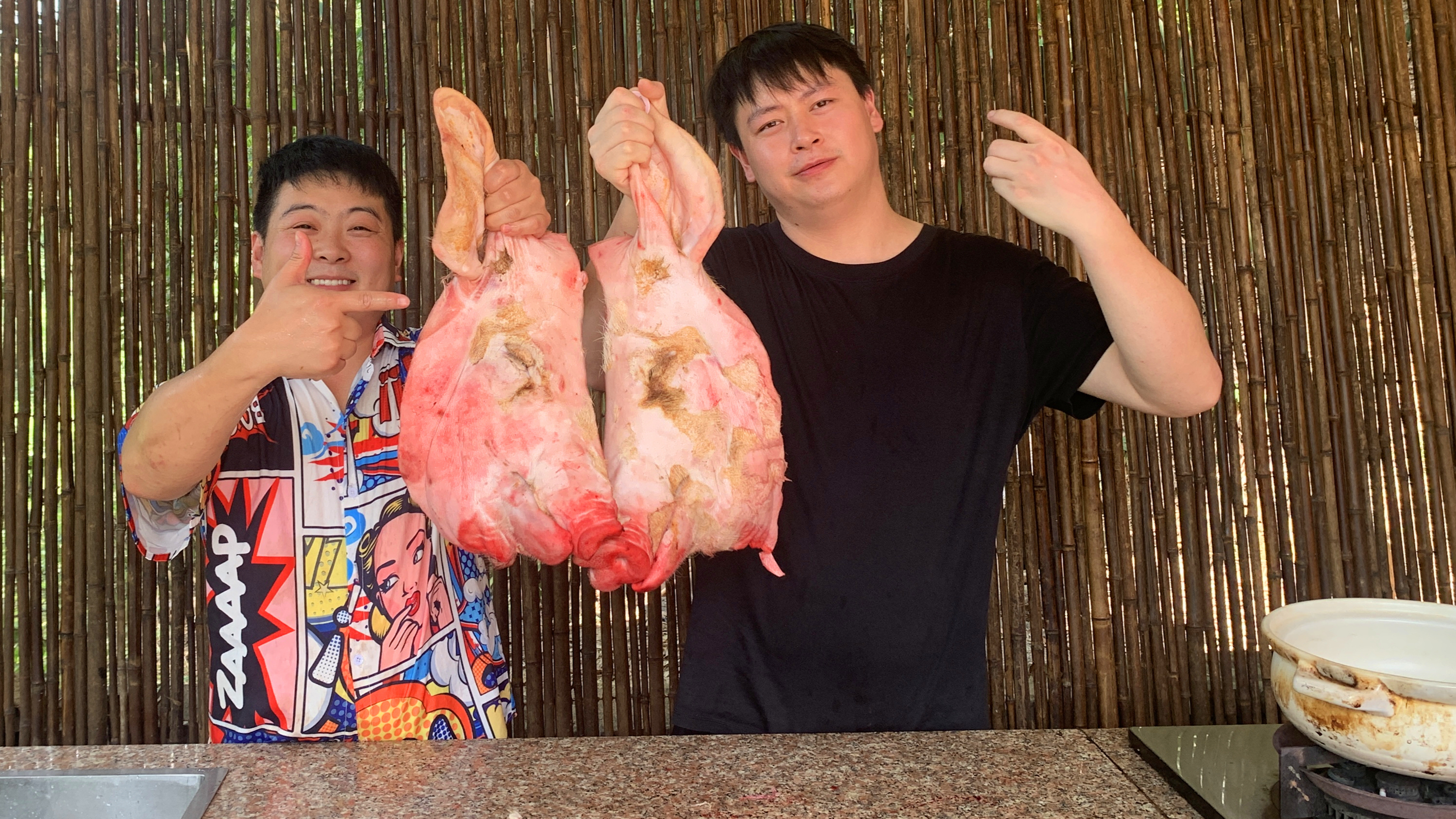 昨天猪头剩下的猪头肉,先卤再爆炒,小罗为了吃猪头肉不顾一切