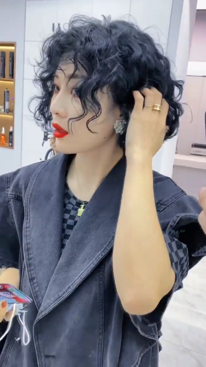 复古羊毛卷 短发烫发