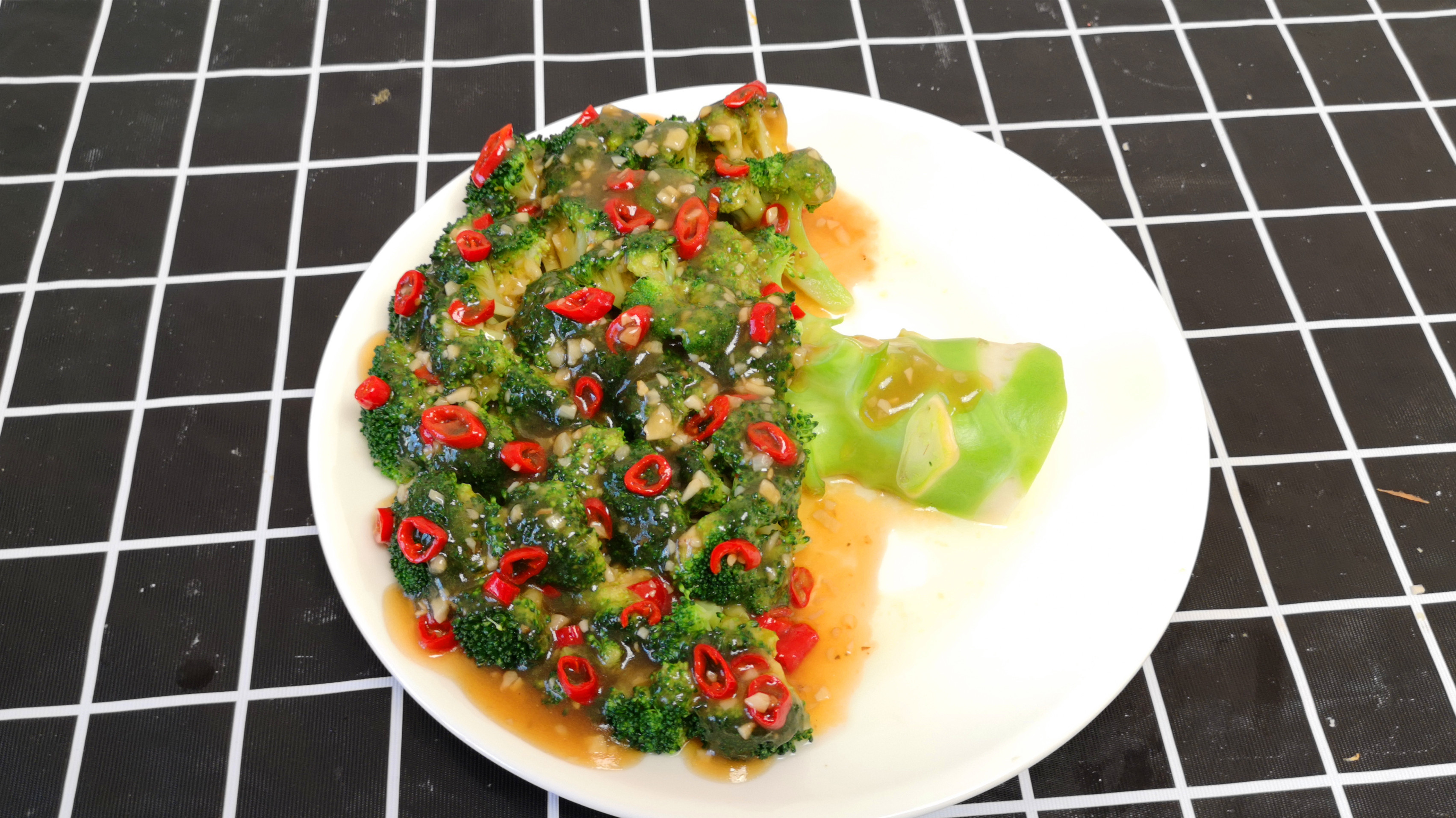 西蓝花这样做,清淡营养,好吃又好看,年夜饭必备菜,简单易操作