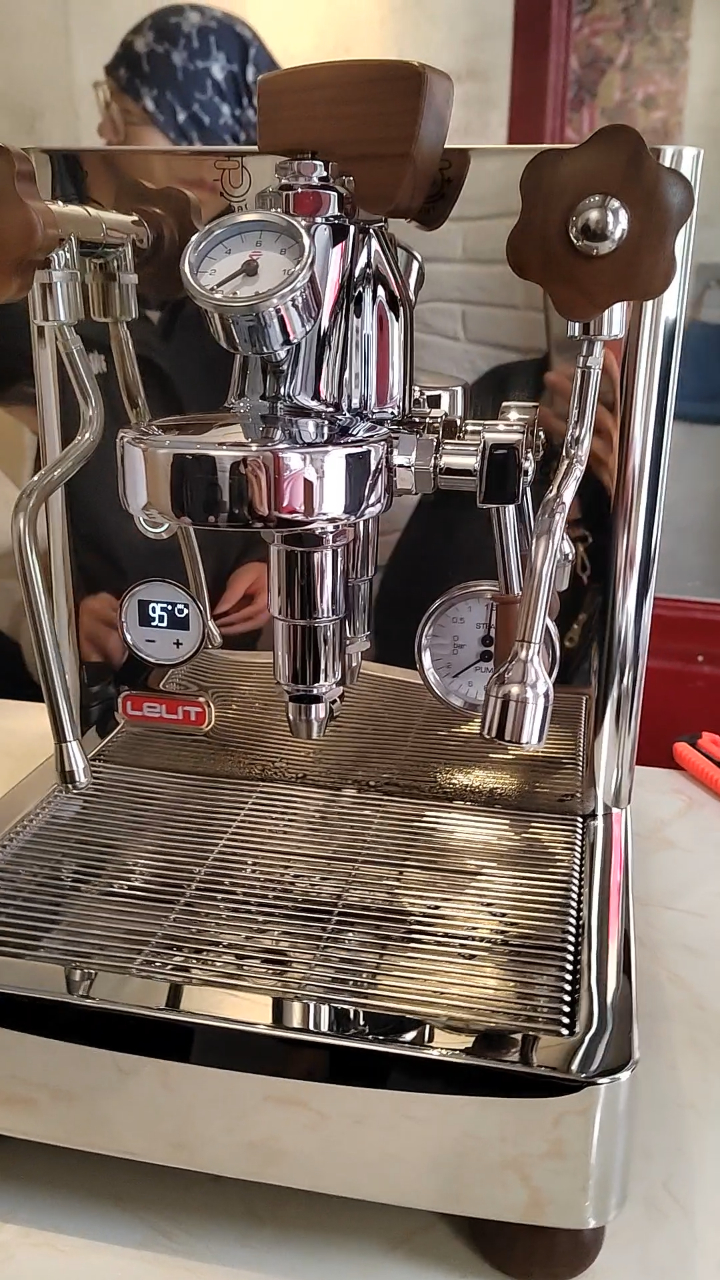 瑰夏lelit咖啡机好不好用?哪里的品牌lelit使用说明书测评 (1)-度小视
