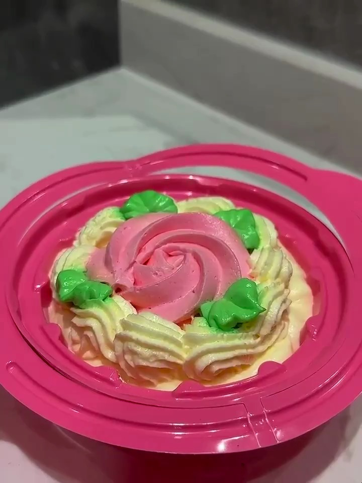 小时候渴望拥有的花篮蛋糕,还记得小时候卖多少一个吗?