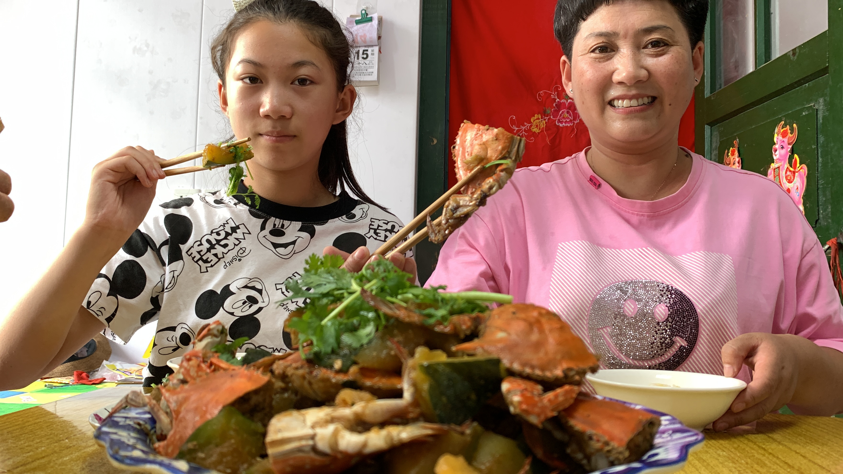 初秋微凉，做道下饭菜螃蟹炖倭瓜，蟹鲜瓜烂，味道鲜美，太好吃了